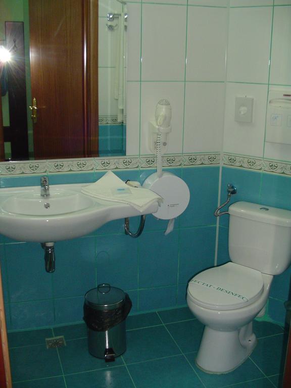 Hotel Europa Плоешти Номер фото